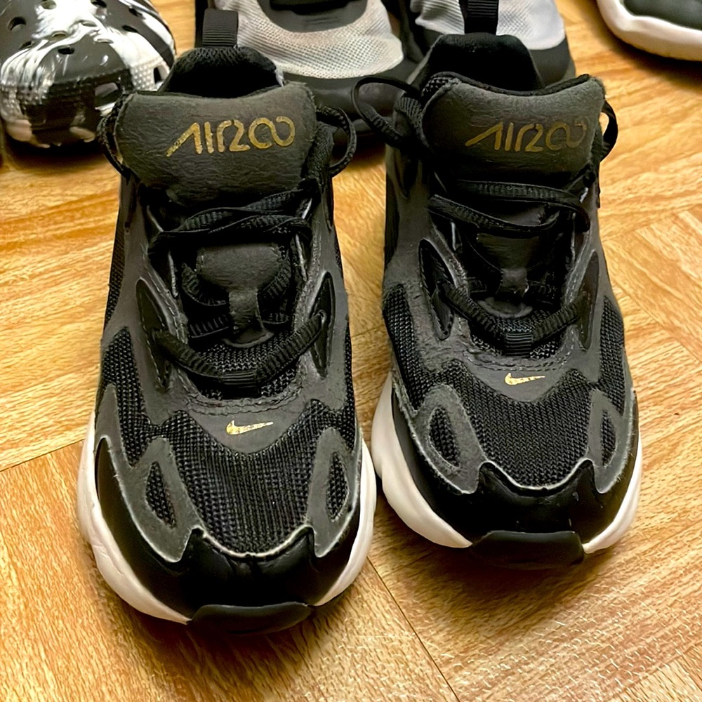 Boys Nike airmax
